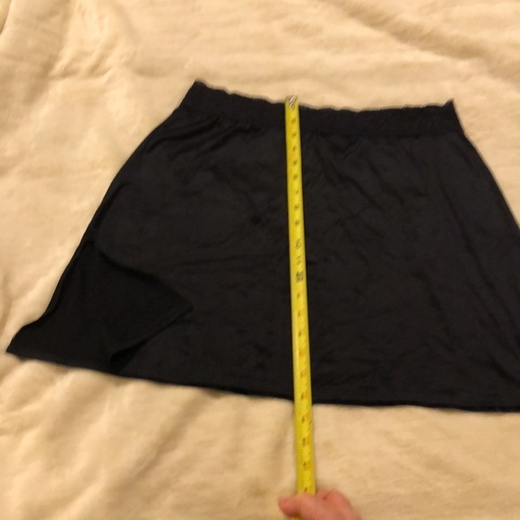 Vassarette slip. Black. Never worn. 16-22 waist. 18” long. Hips 21”…stretchy - Picture 3 of 9